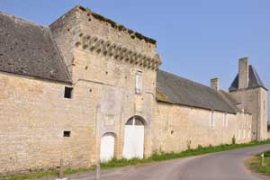 [Face extérieure du château]